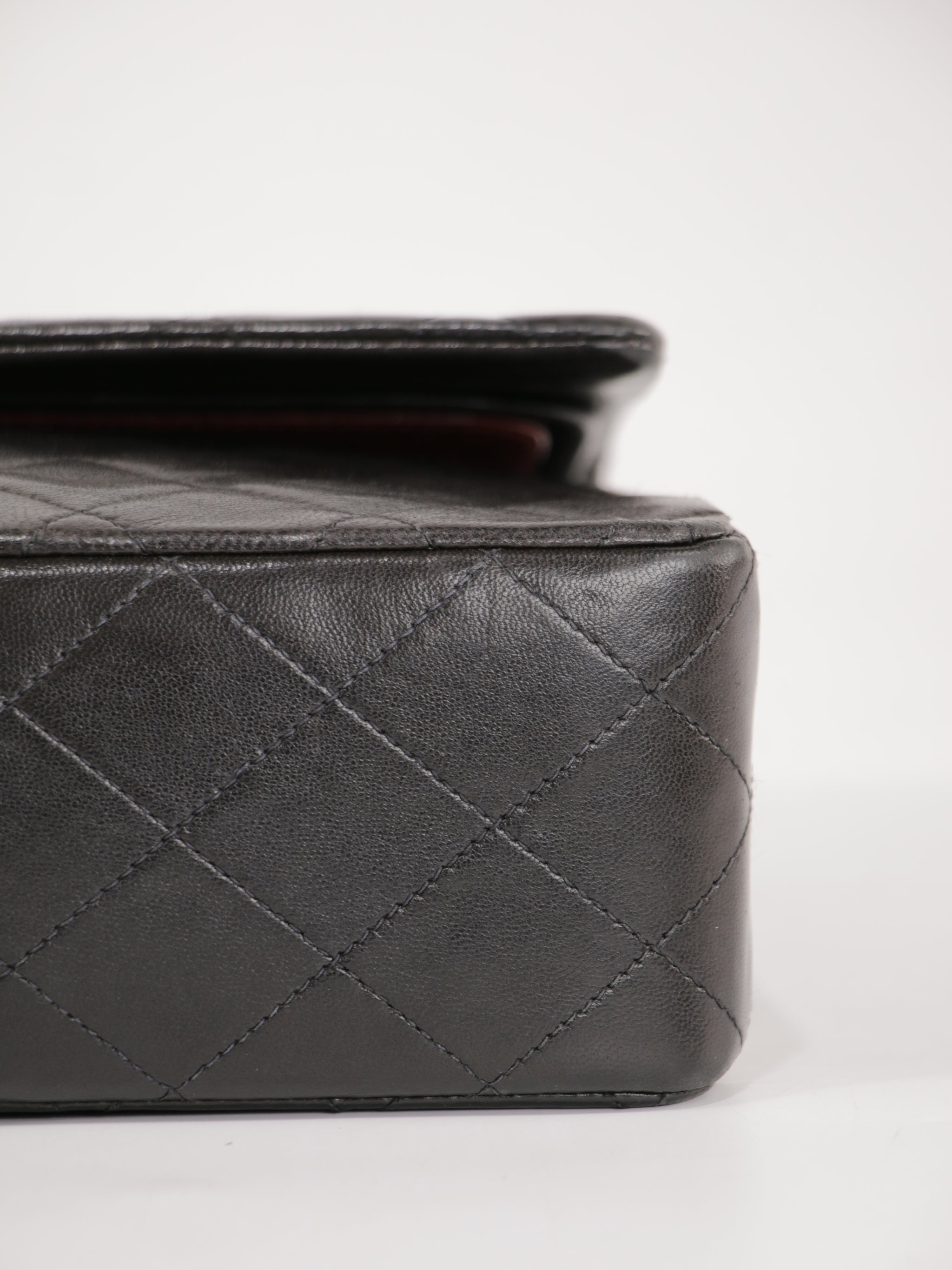 Medium Classic Flap