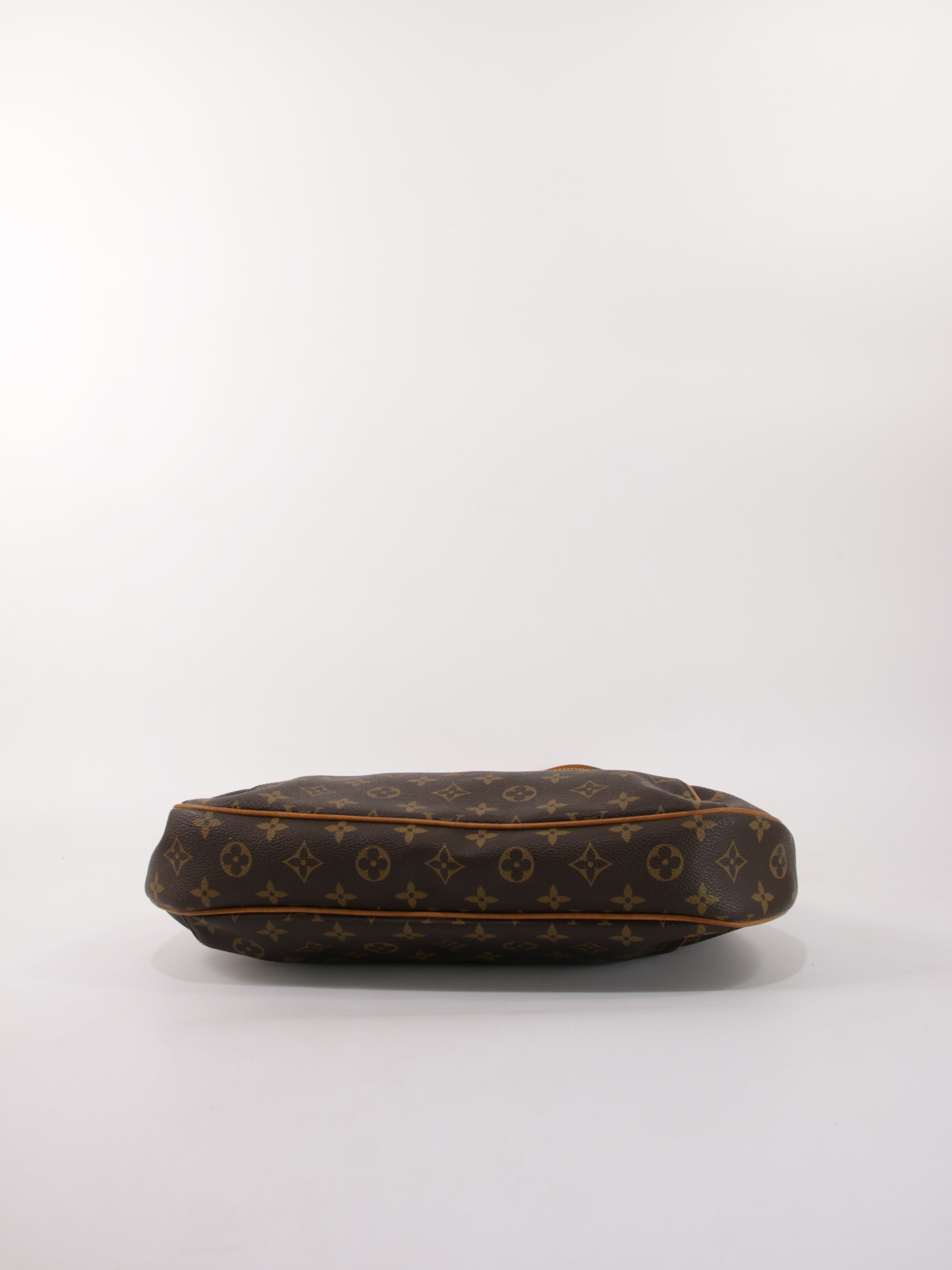 Louis Vuitton Thames MM