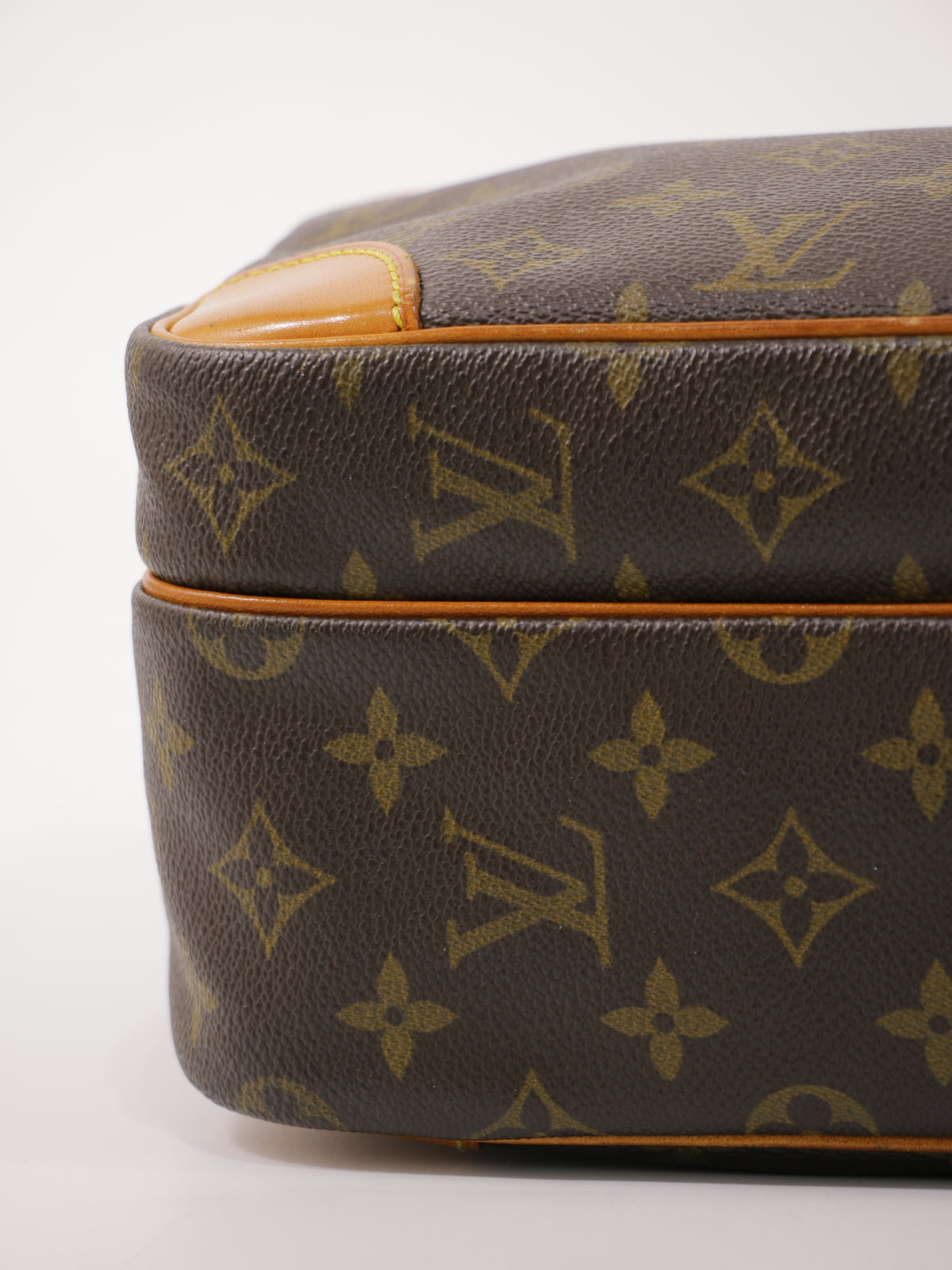 Louis Vuitton Nile PM