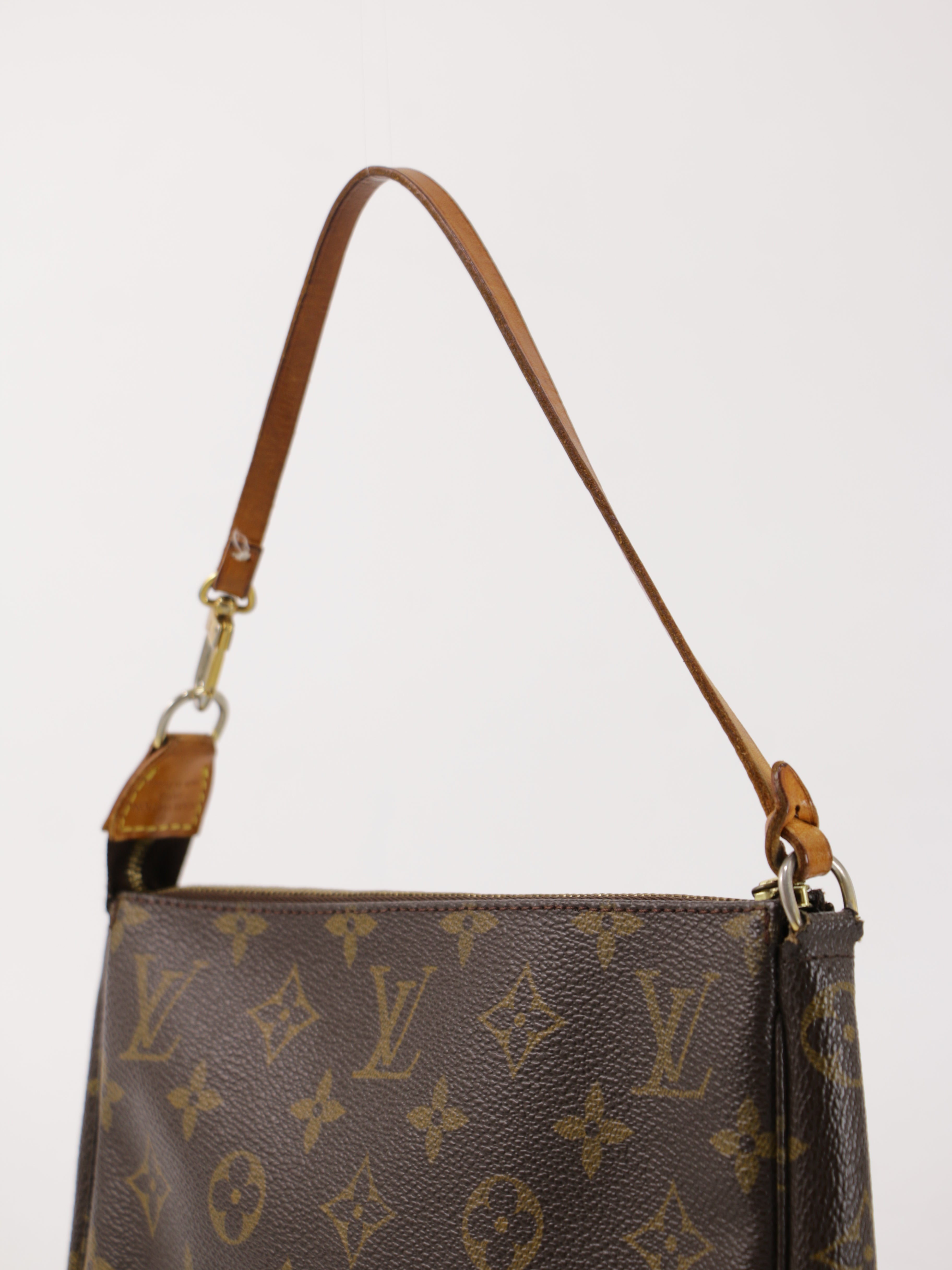 Louis Vuitton Accessories Pochette