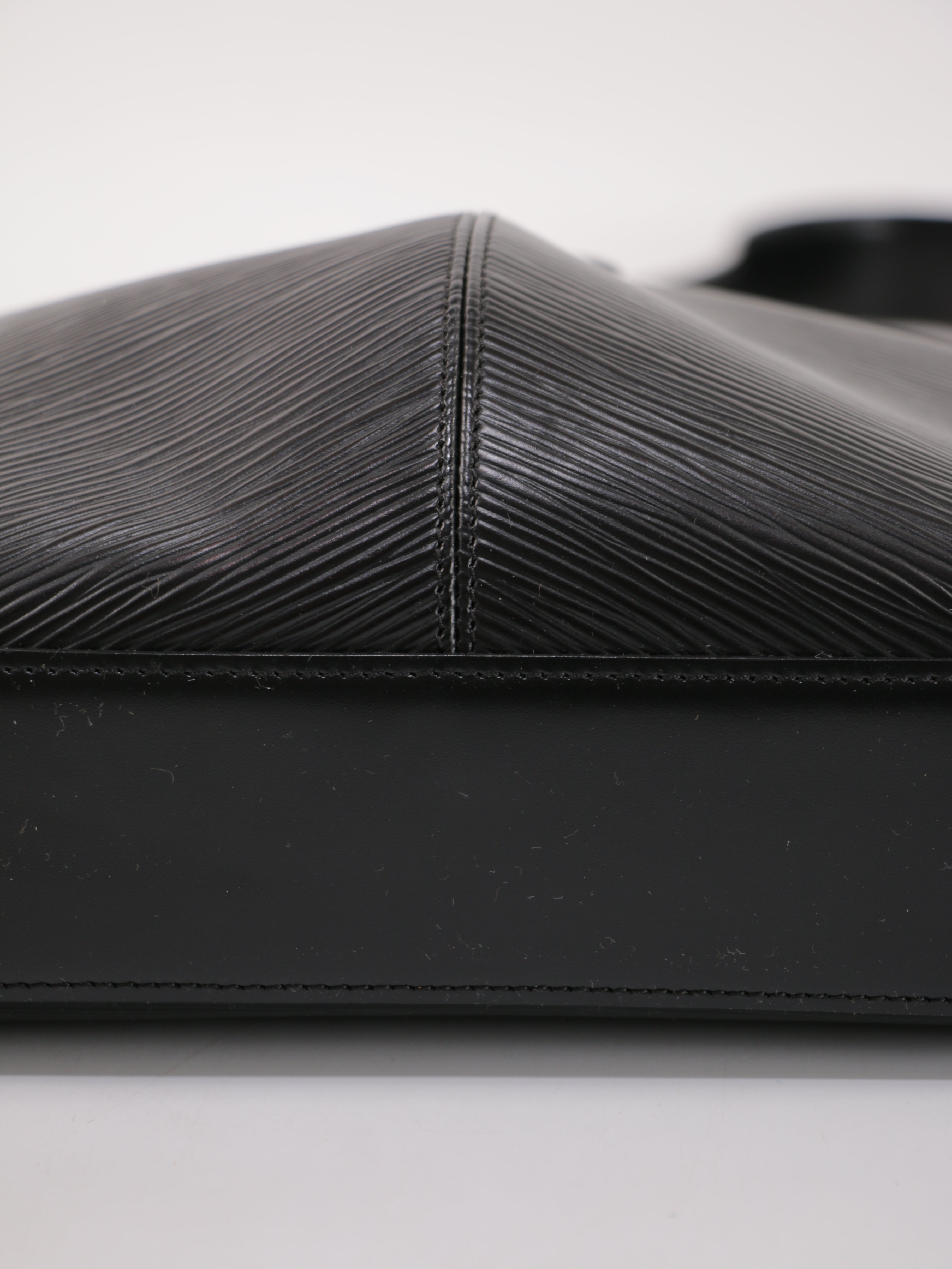 Louis Vuitton Shoulder Bag