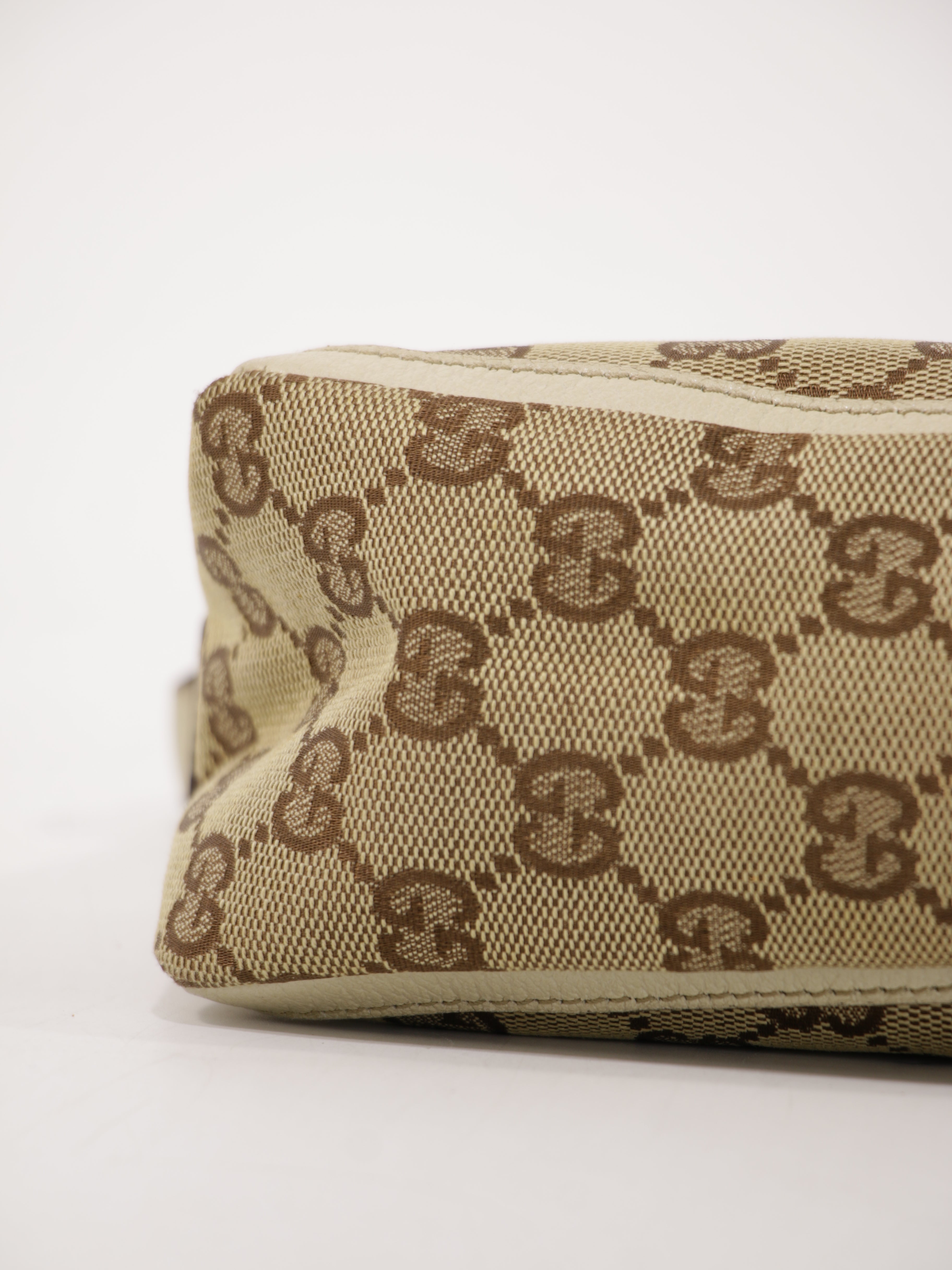 Abbey D-Ring Pochette