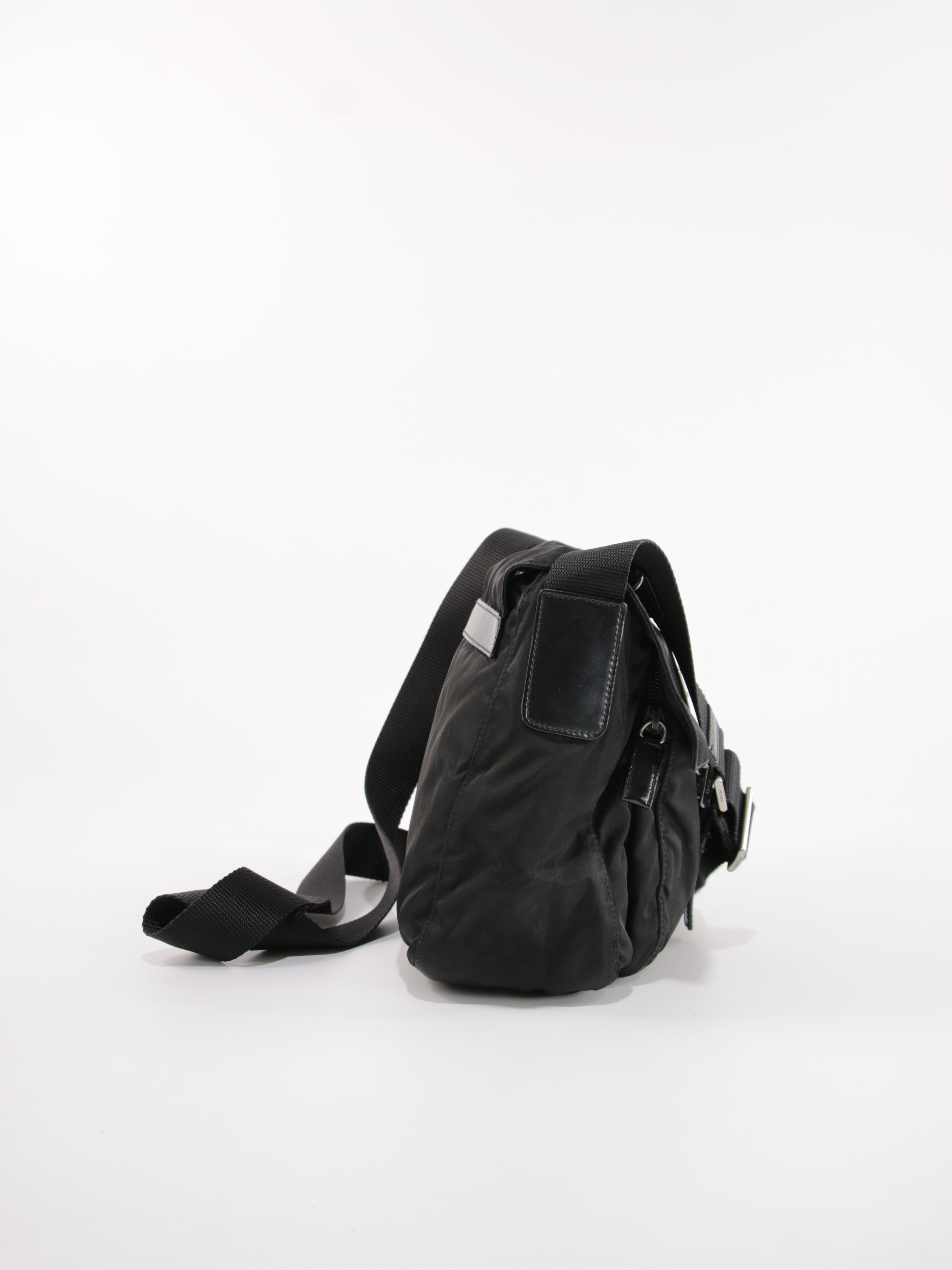 Single Buckle Messenger