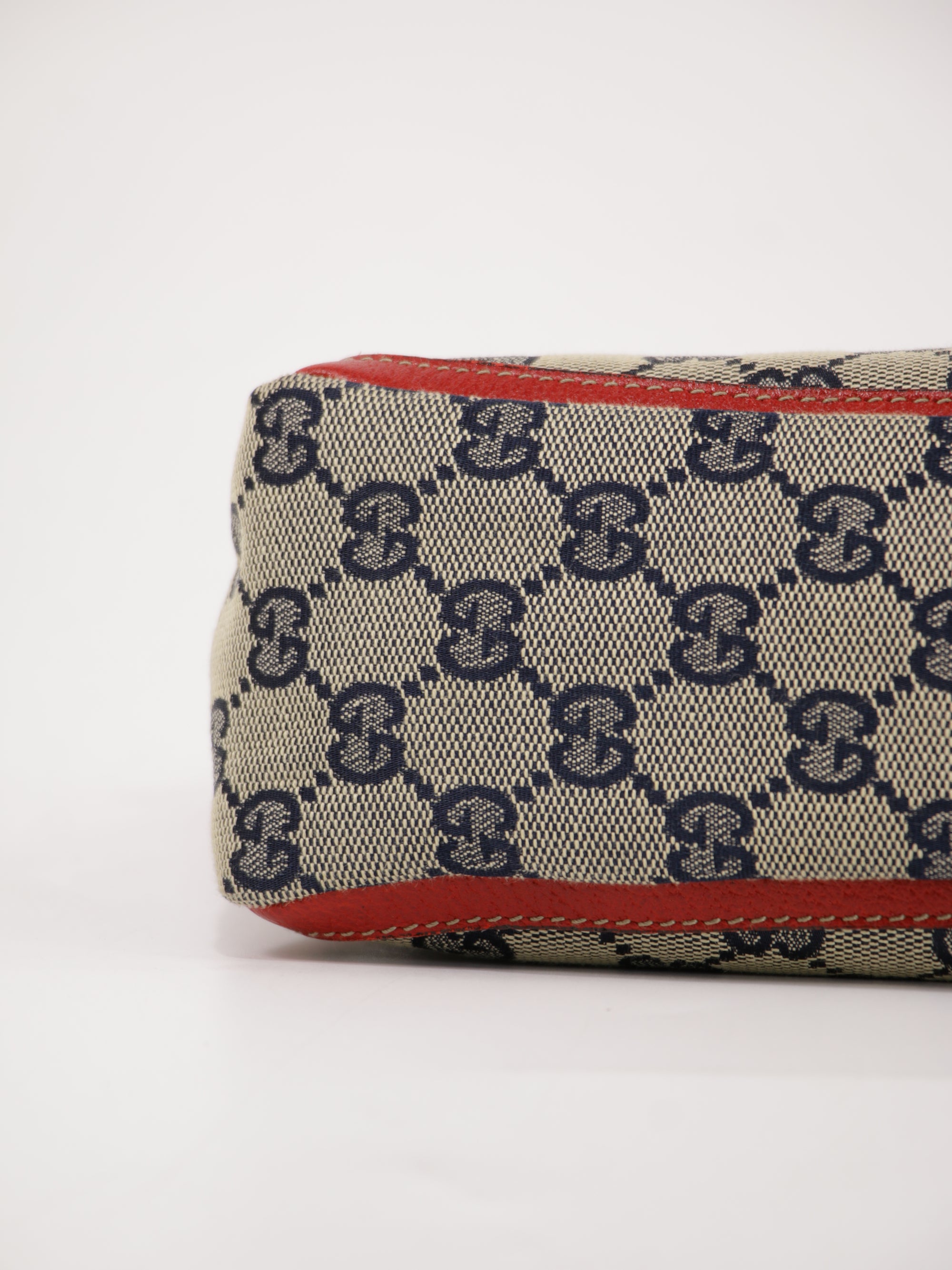 Abbey D-Ring Pochette