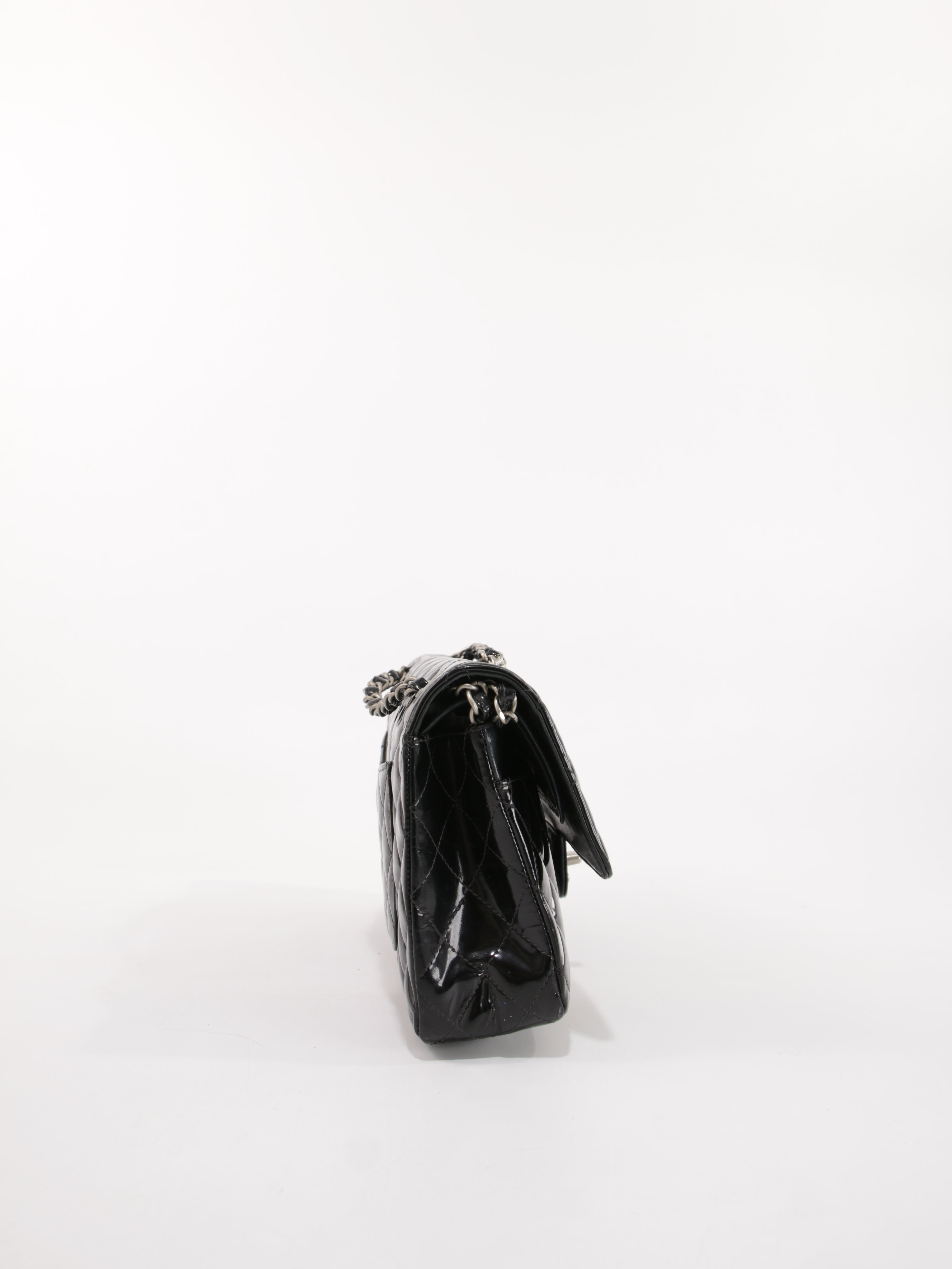 Medium Classic Flap