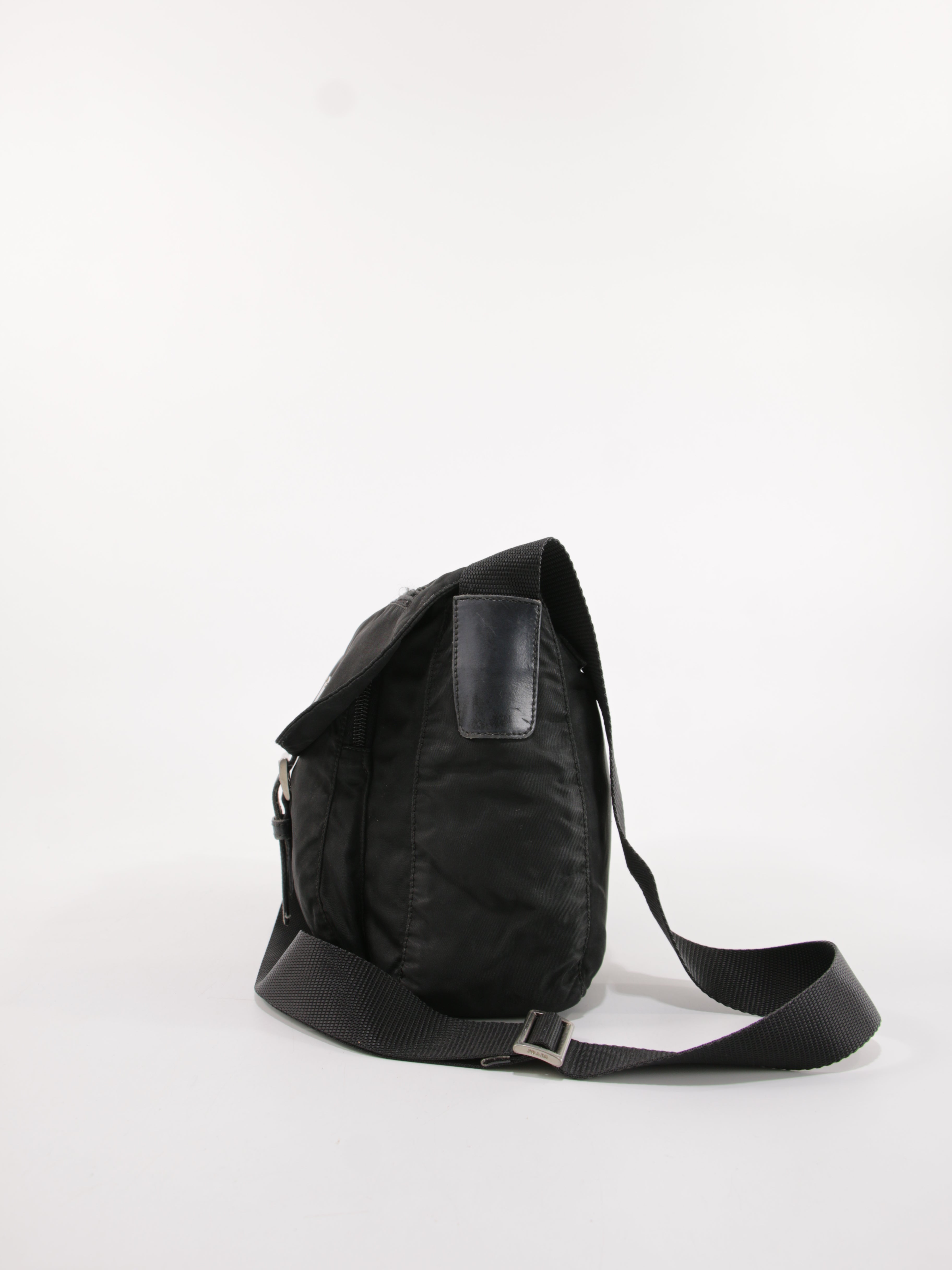 Single Buckle Messenger