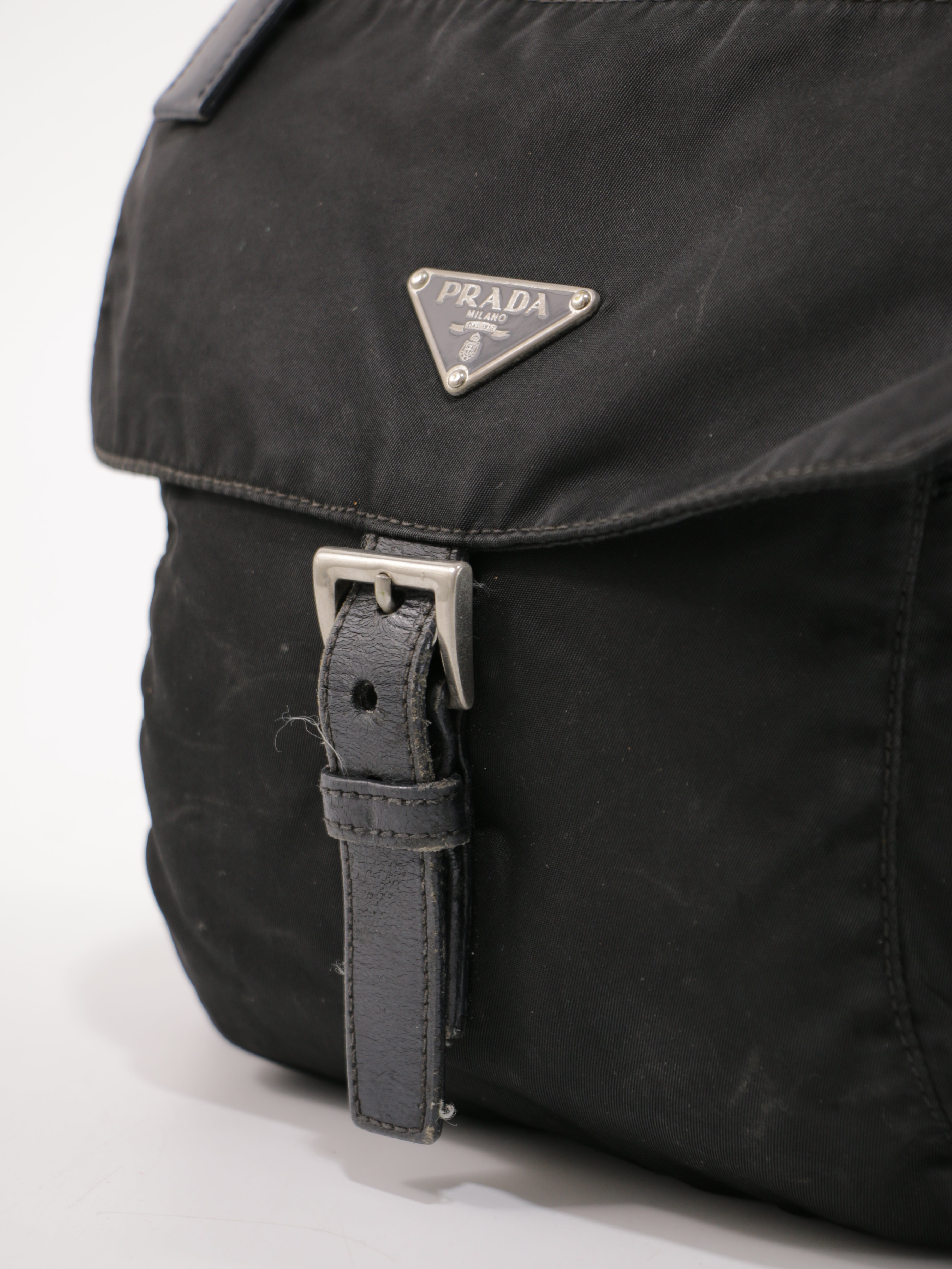 Single Buckle Messenger