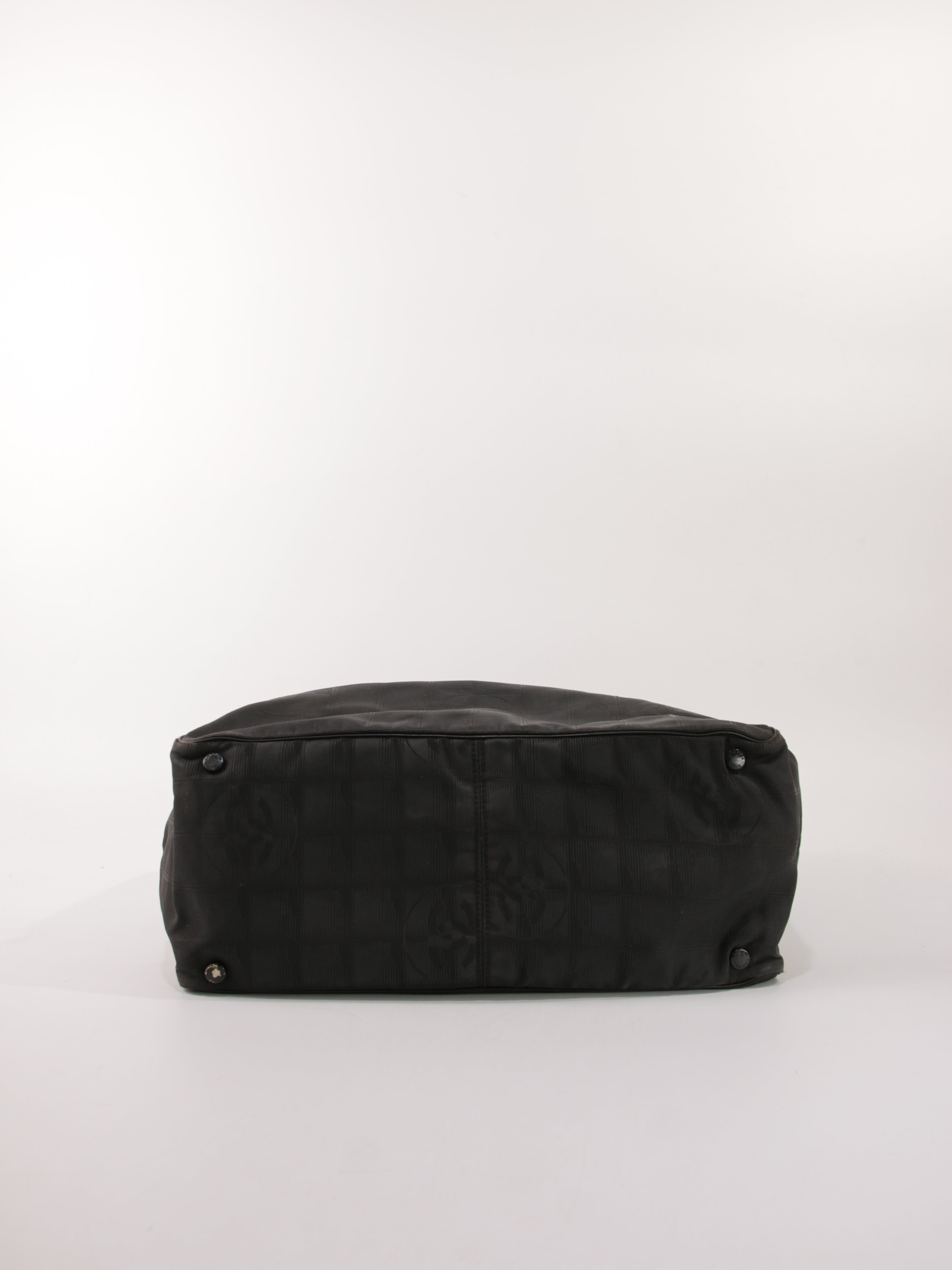 Medium New Travel Line Tote