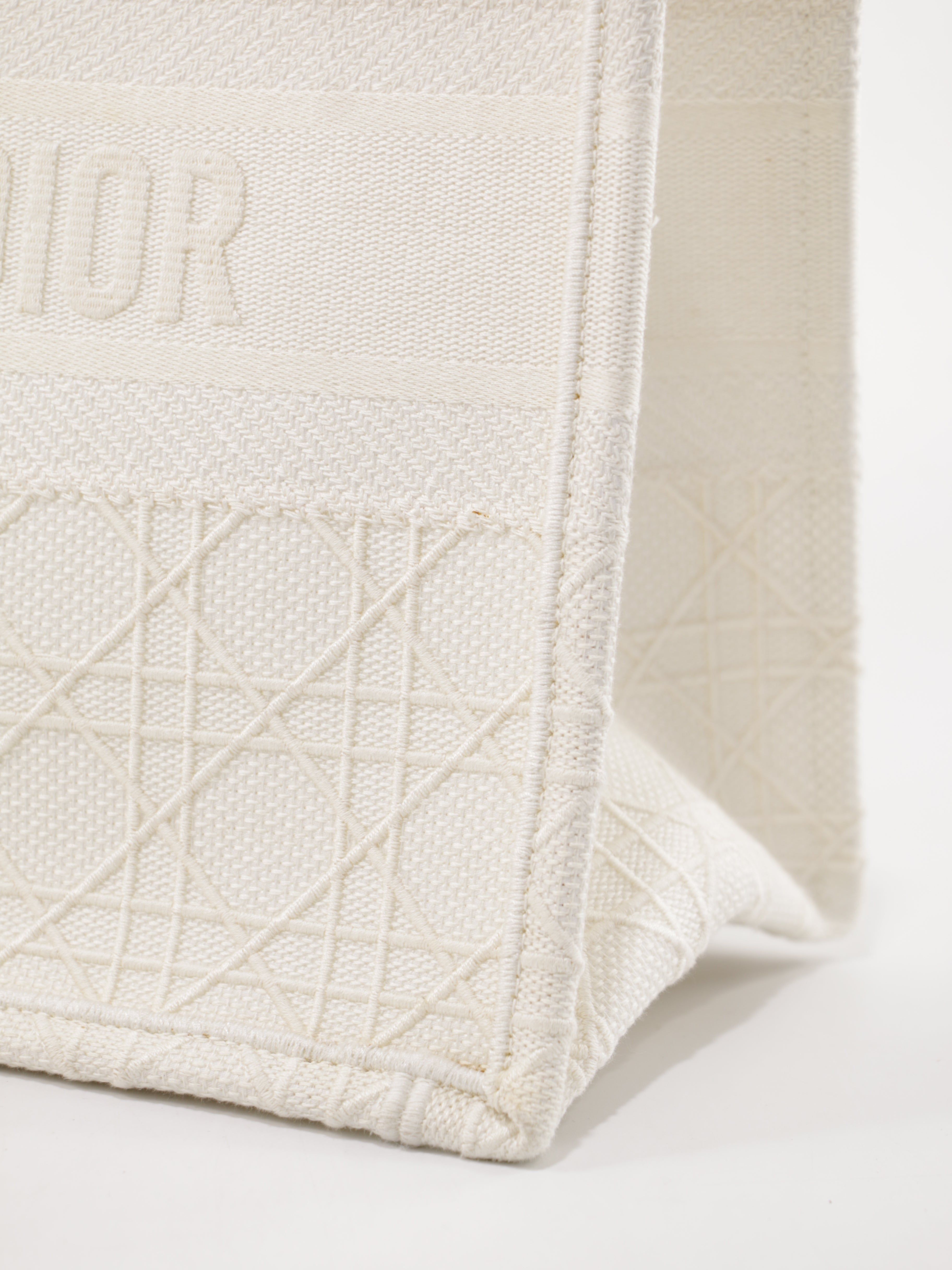 Medium Book Tote