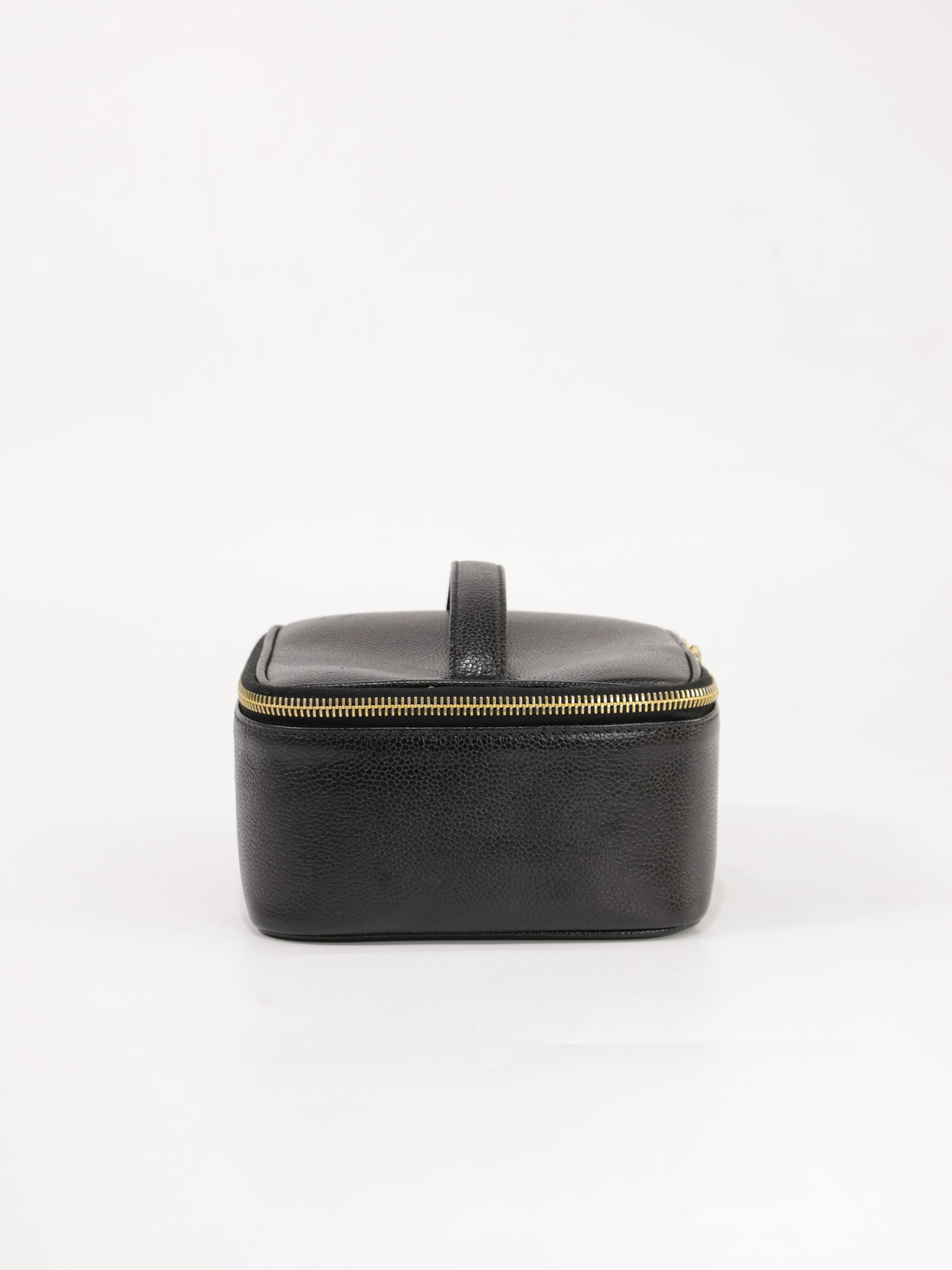 Cosmetic pouch