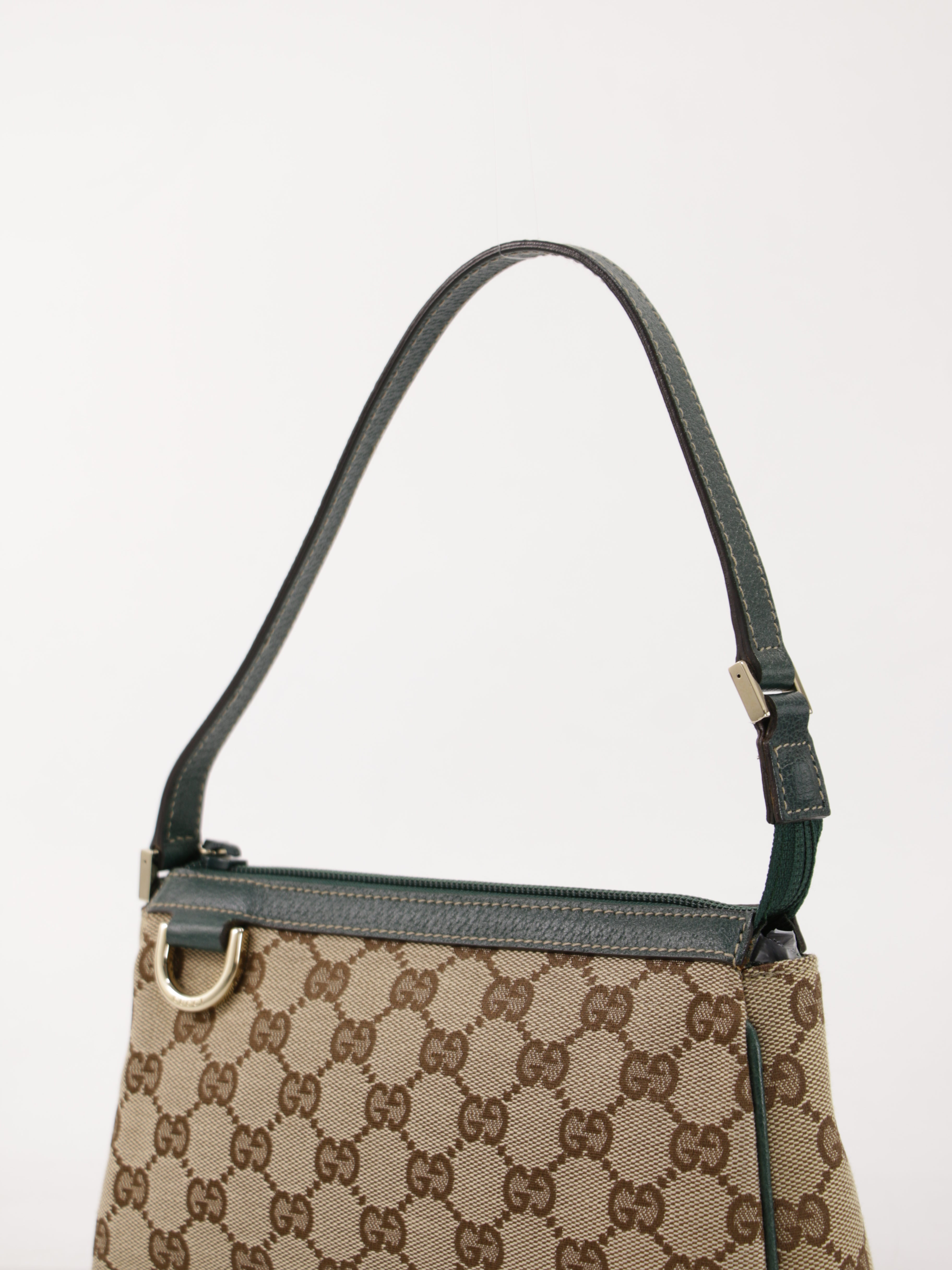 Abbey D-Ring Pochette