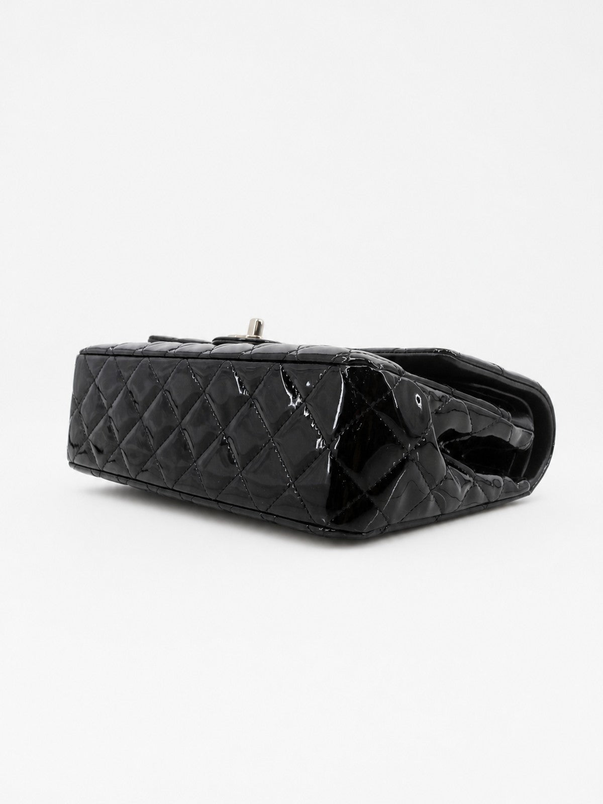 Medium Classic Flap