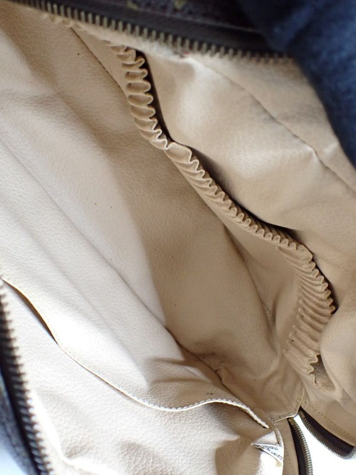 Cosmetic pouch