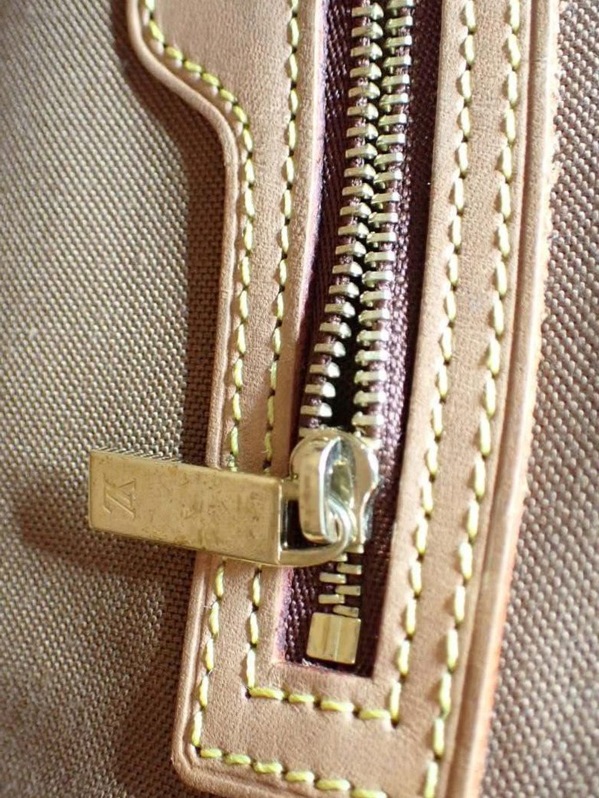 Louis Vuitton Looping MM