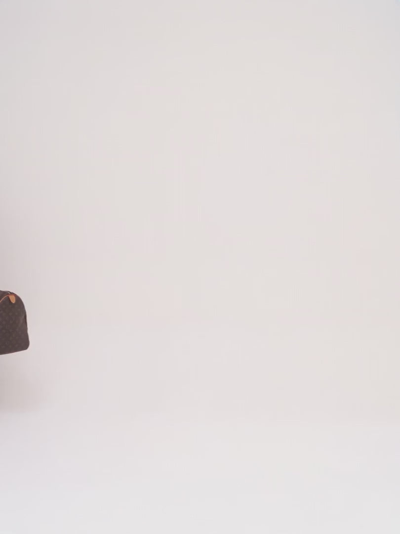 Carica video: Louis Vuitton Keepall 55